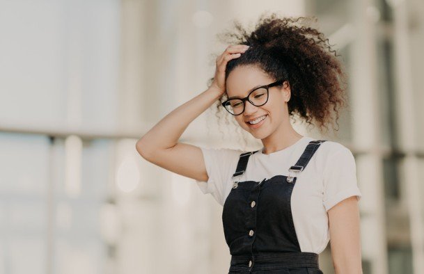 Does Hair Type Change How You Reduce Frizz Naturally